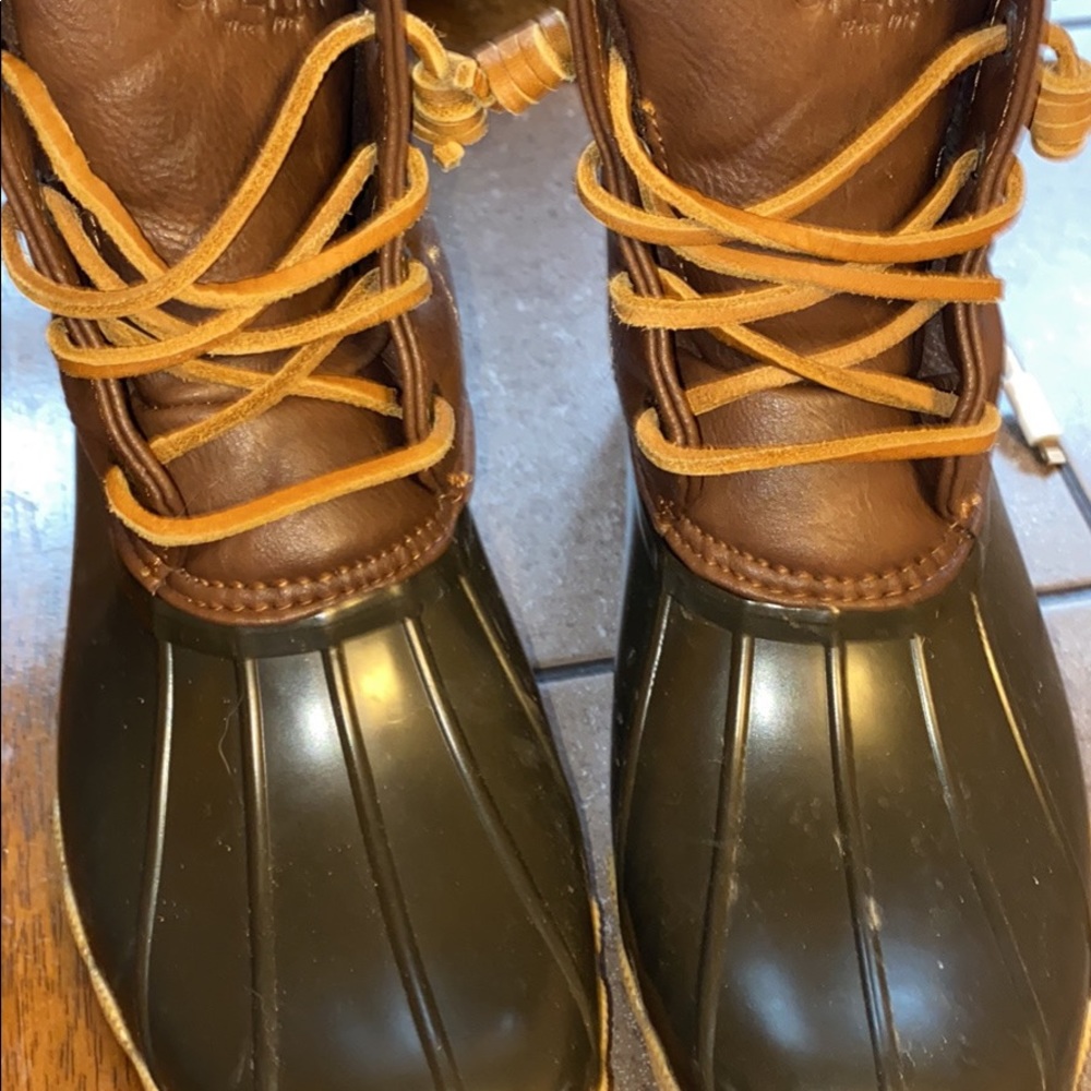Girls Sperry duck boots